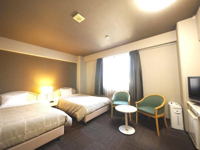 Hotel Route-Inn Kitamatsudo Ekimae Екстер'єр фото